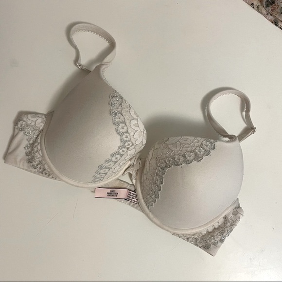 VS Bra - Picture 1 of 4